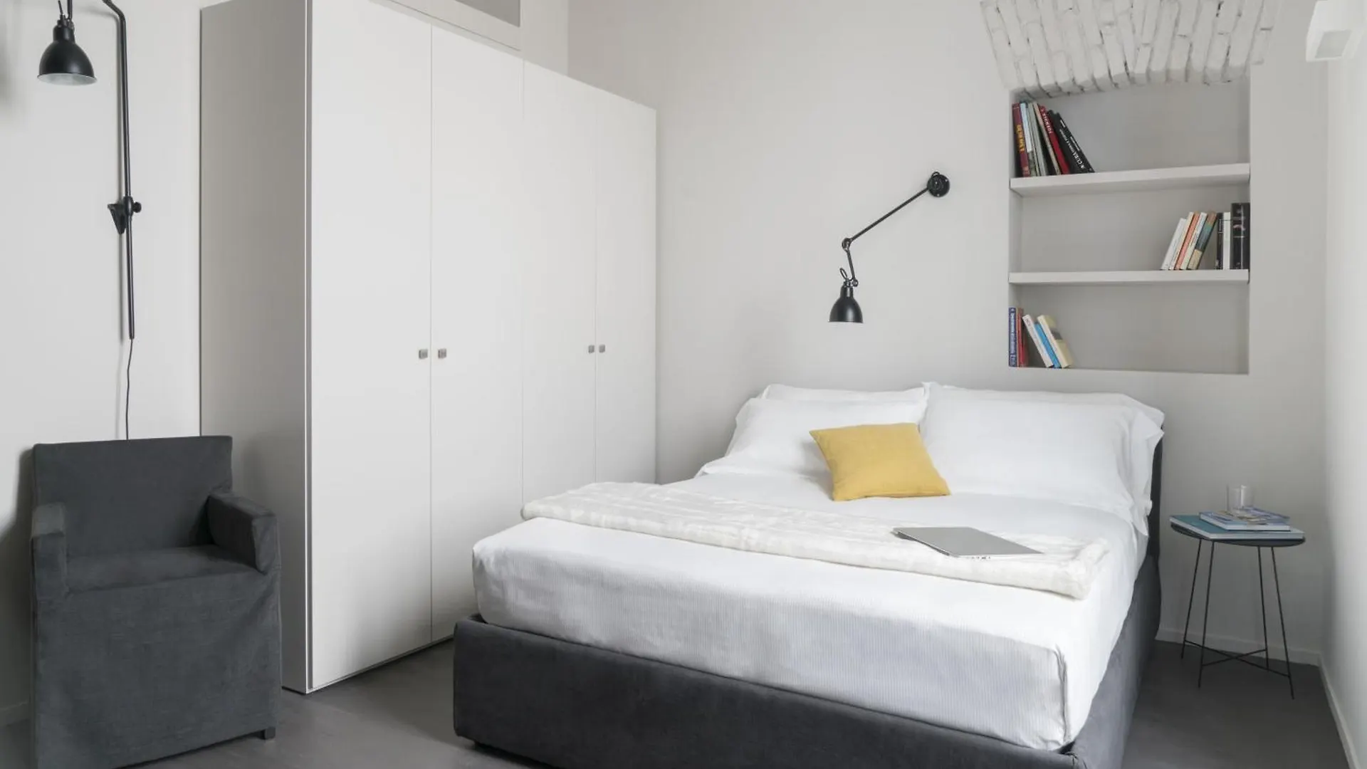 Brera Apartments In Porta Ticinese Milan